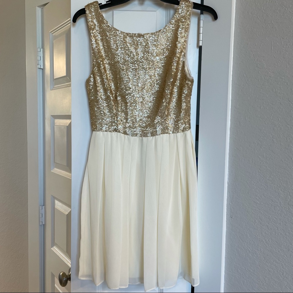Juniors half sequin short formal dress, size 9/10